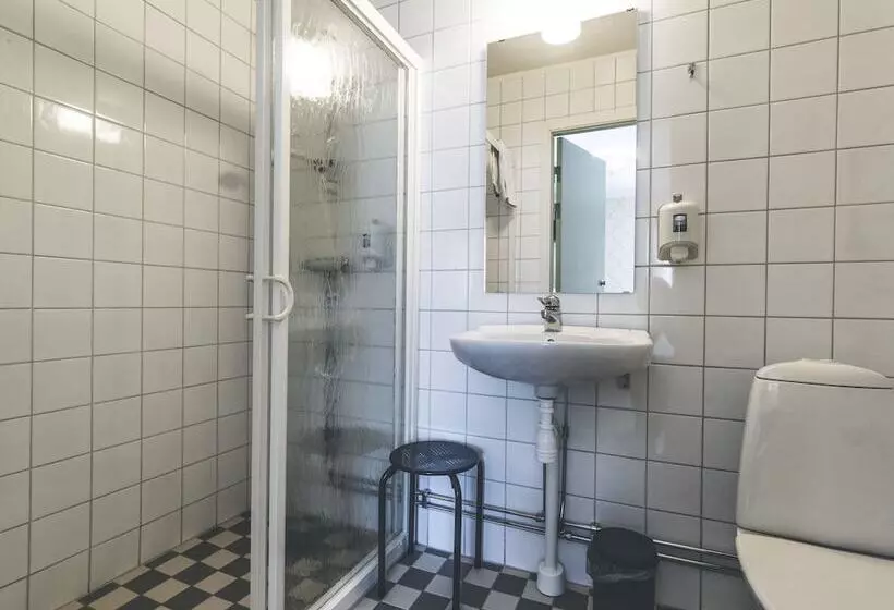 簡易ホテル Wångens Wärdshus