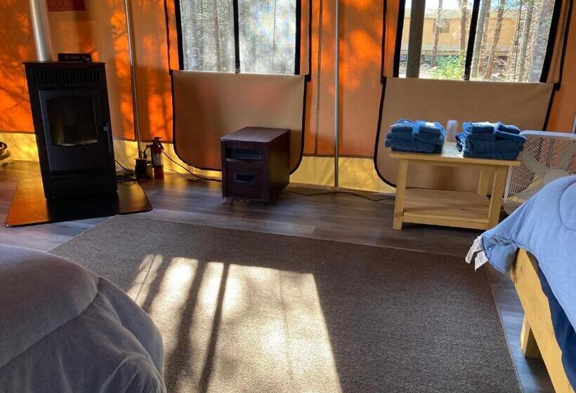 بنسيون Dominion Hill Country Inn