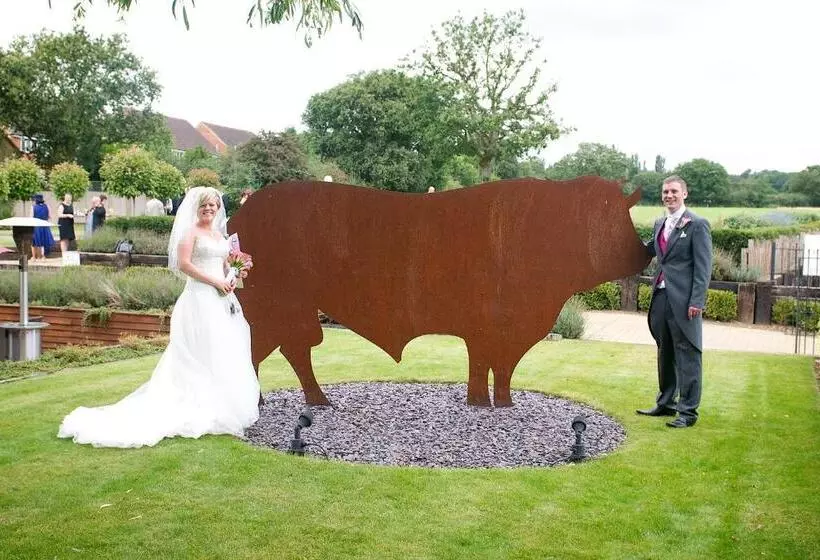 Retkeilymaja The Bull At Great Totham Limited