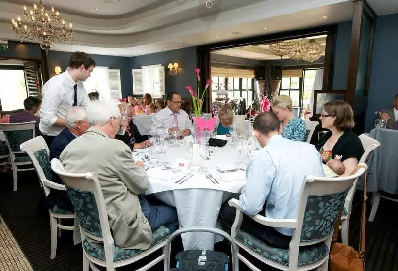 Retkeilymaja The Bull At Great Totham Limited