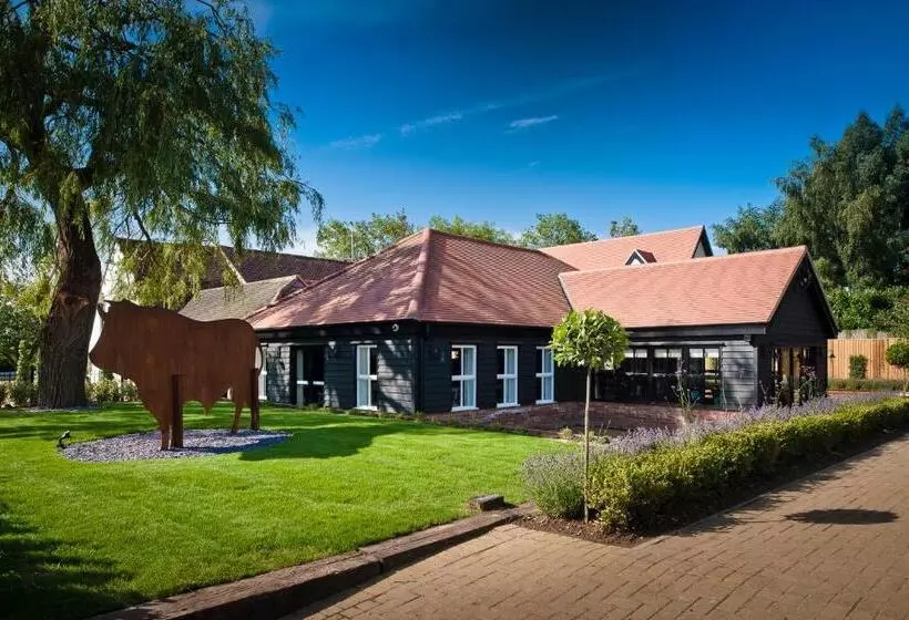 Retkeilymaja The Bull At Great Totham Limited