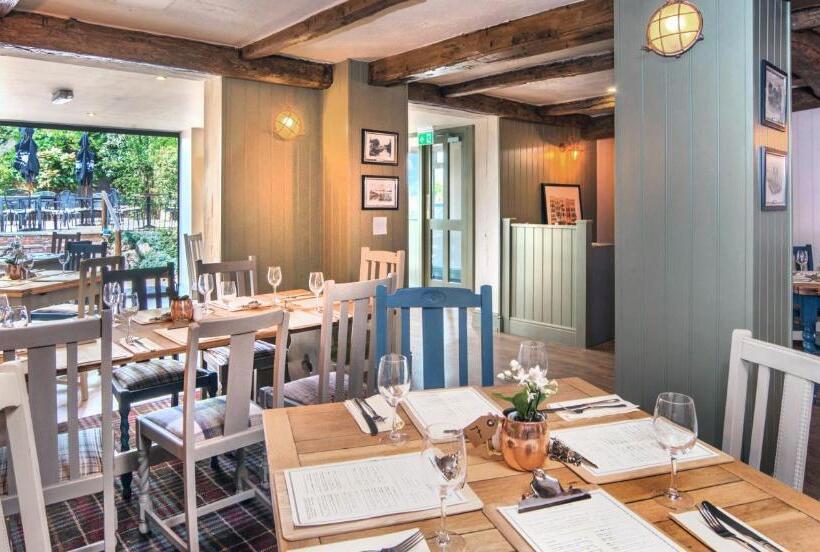 住宿加早餐  Chequers Inn