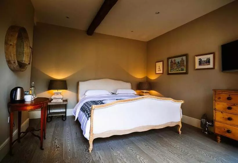 Aamiaismajoitus (B&B) Chippenham Park Garden Rooms