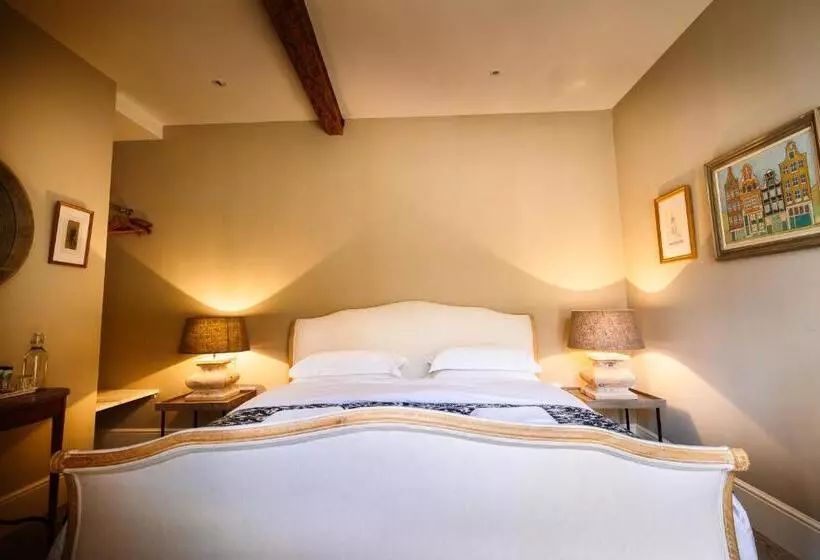 Aamiaismajoitus (B&B) Chippenham Park Garden Rooms