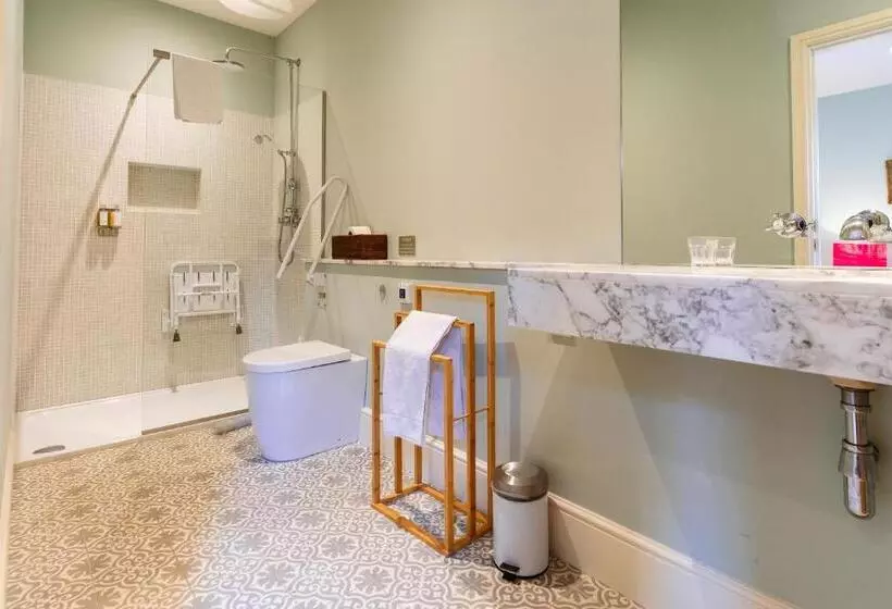 Aamiaismajoitus (B&B) Chippenham Park Garden Rooms