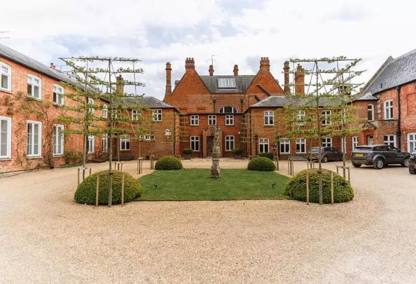 Aamiaismajoitus (B&B) Chippenham Park Garden Rooms