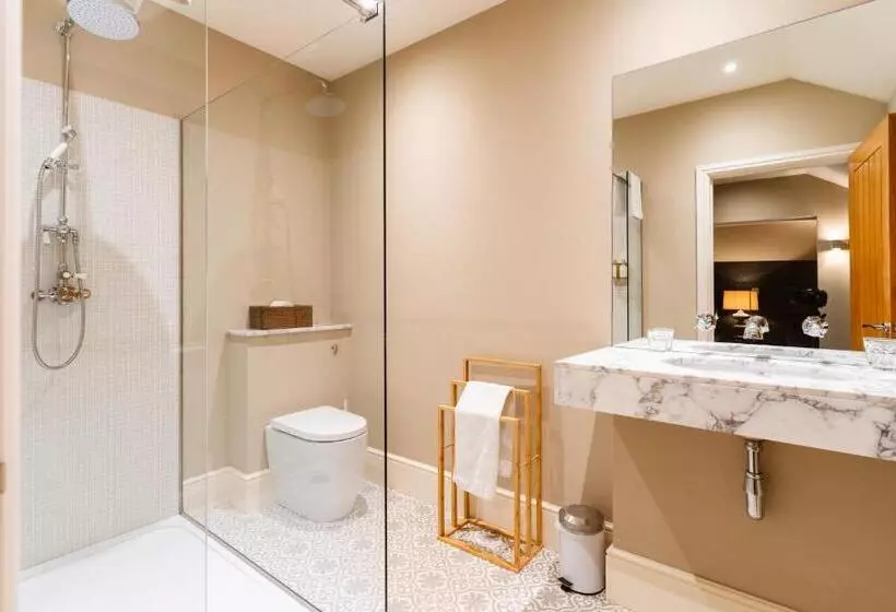 Aamiaismajoitus (B&B) Chippenham Park Garden Rooms