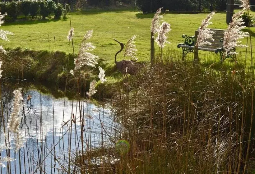 Aamiaismajoitus (B&B) Cotenham Barn