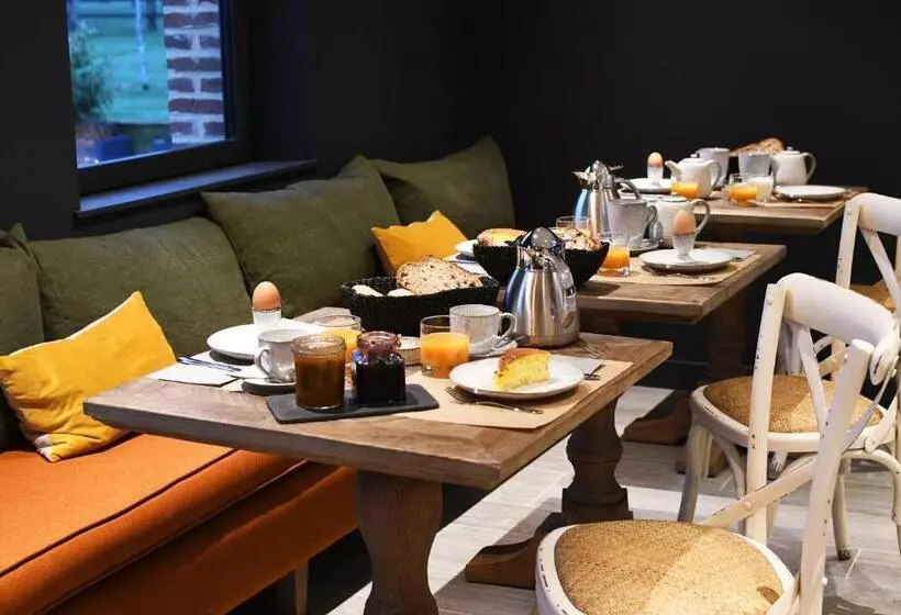 Aamiaismajoitus (B&B) Domaine De La Lochetière Chambres D'hôtes