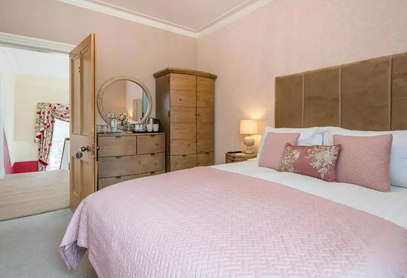 Aamiaismajoitus (B&B) Llys Aeron Guest House