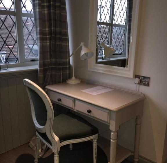 민박 The Green Man Stanford