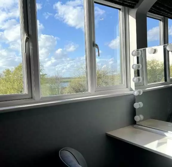 Aamiaismajoitus (B&B) The Three Pickerels