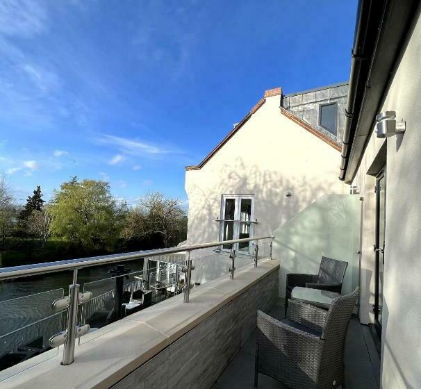 Bed and Breakfast The Three Pickerels