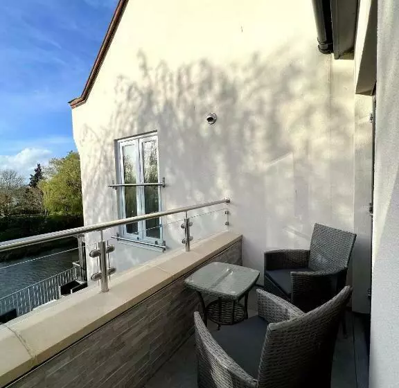 Aamiaismajoitus (B&B) The Three Pickerels