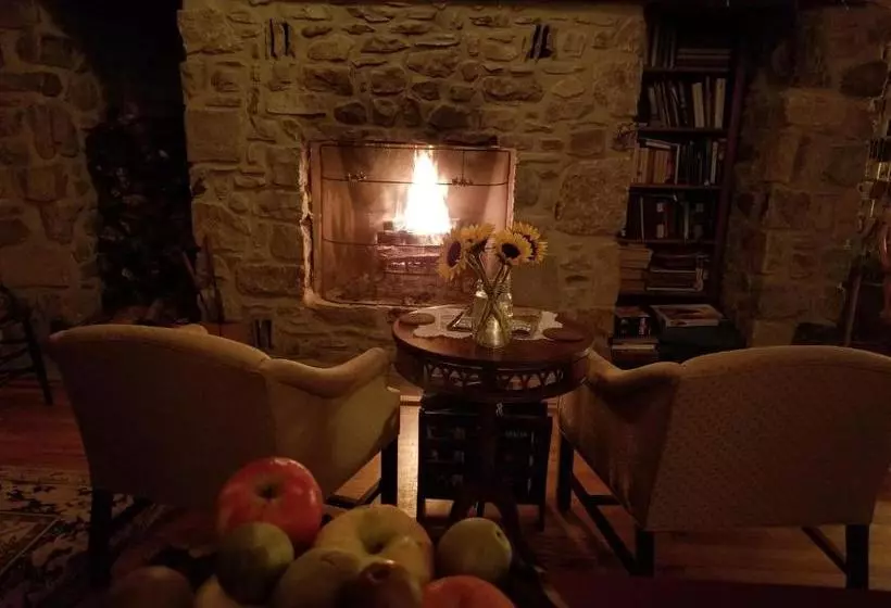 Hawk Mountain Bed & Breakfast