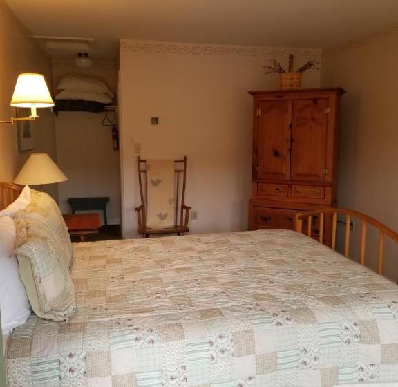 Hawk Mountain Bed & Breakfast