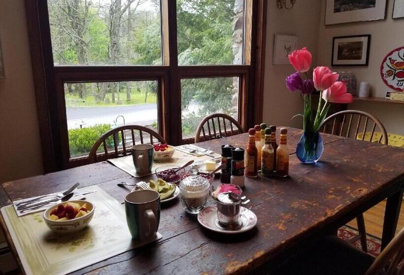 Hawk Mountain Bed & Breakfast