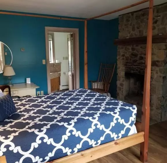 Hawk Mountain Bed & Breakfast