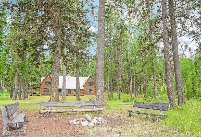 Hotelli Diamond Belle Guest Ranch