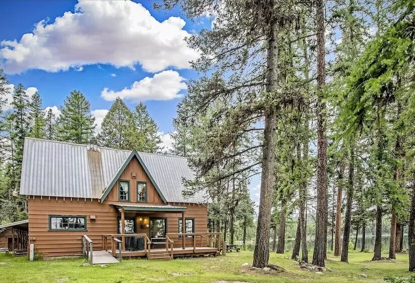 Hotelli Diamond Belle Guest Ranch