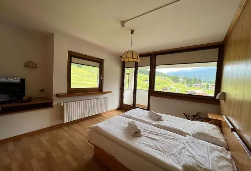 ホテル D La Varda Di Topran D Agata Paolo &c Sas