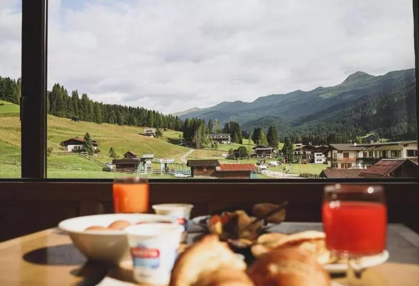 ホテル D La Varda Di Topran D Agata Paolo &c Sas