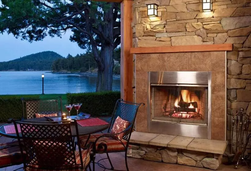 Hotelli Galiano Oceanfront Inn & Spa