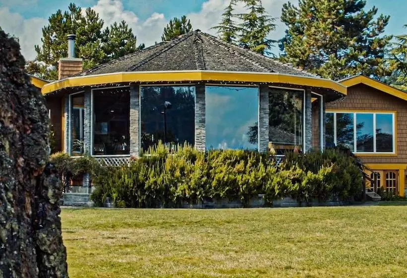 Hotelli Galiano Oceanfront Inn & Spa