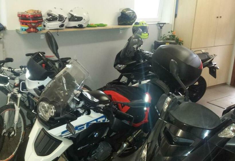 酒店 Garni Castel Ferari