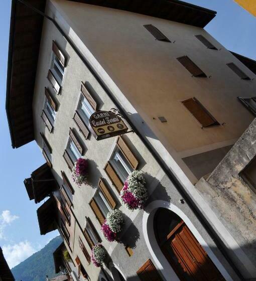 酒店 Garni Castel Ferari
