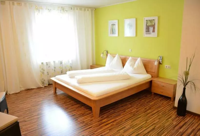 Hotelli Hueber Der Wirt