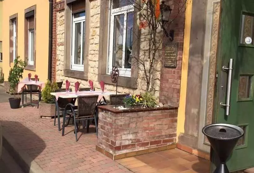 ホテル La Maison Ernenwein