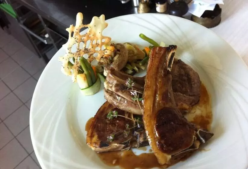 ホテル La Maison Ernenwein