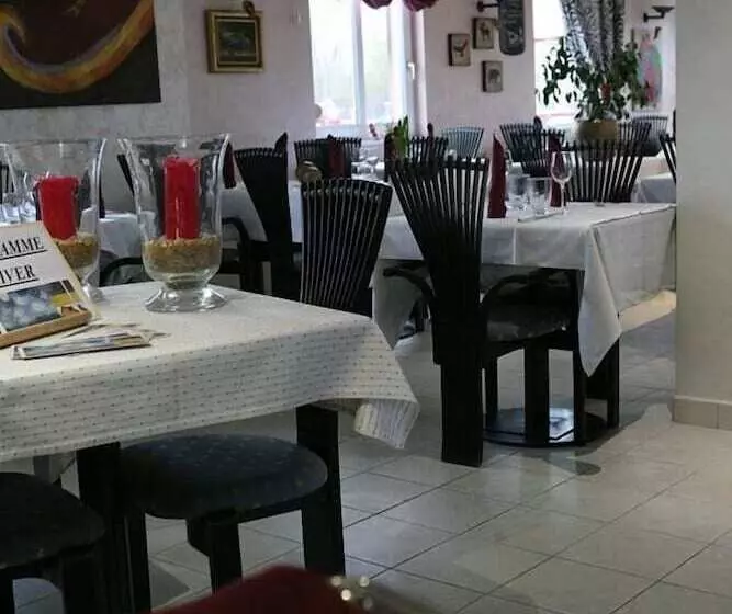 ホテル La Maison Ernenwein