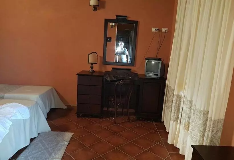 ホテル Sardus Pater