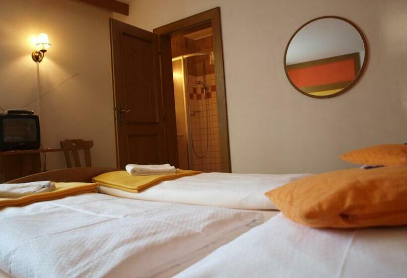 Отель Sportgasthof Lipp