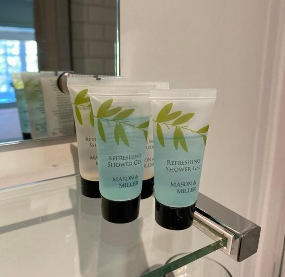 The Hollybush Inn And B&b