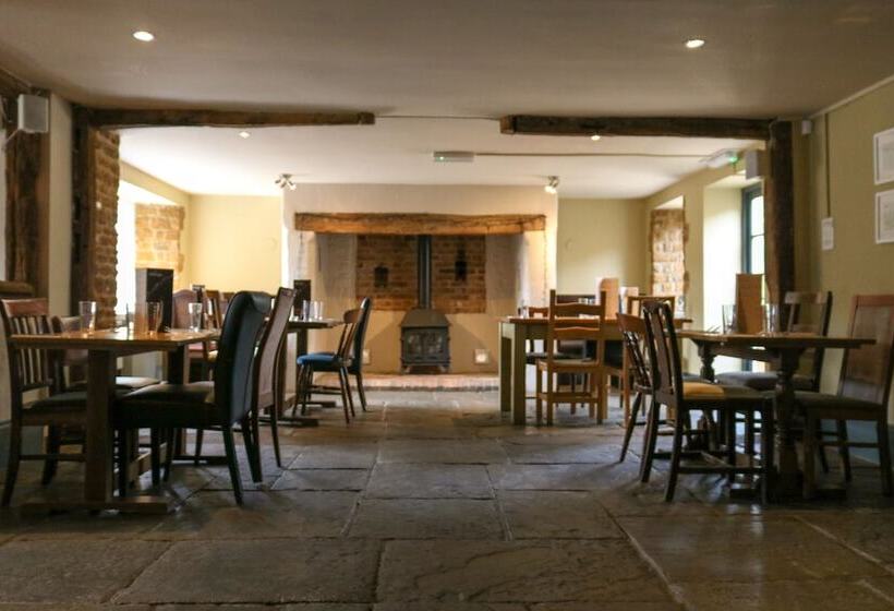 The Hollybush Inn And B&b