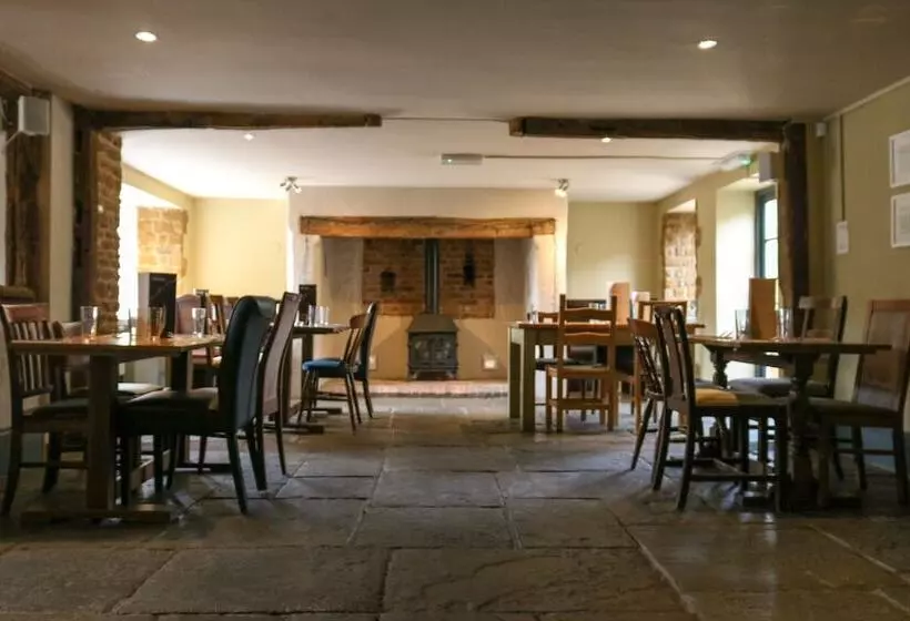 The Hollybush Inn And B&b