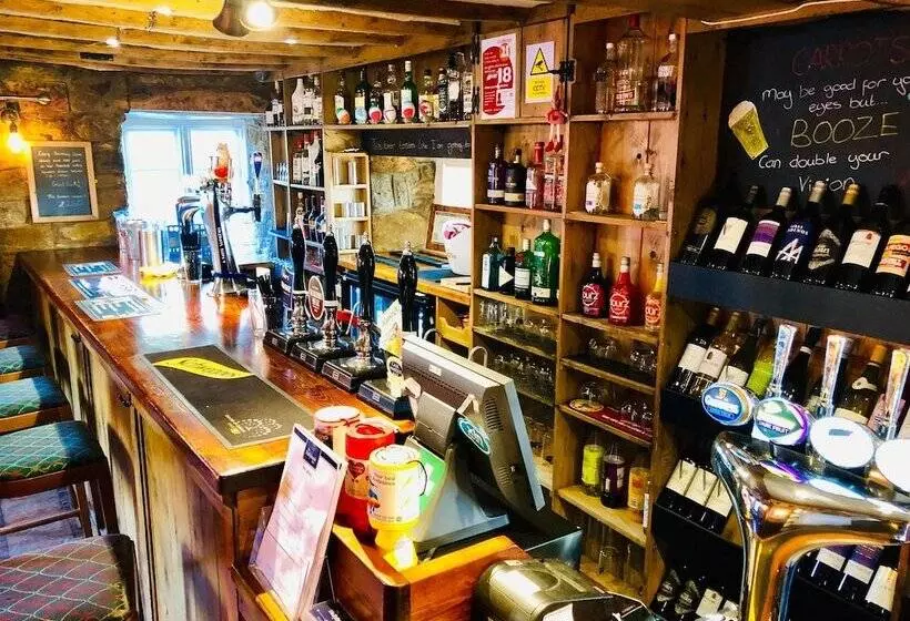 The Hollybush Inn And B&b