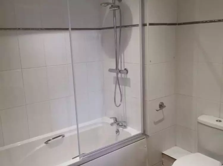 The Hollybush Inn And B&b