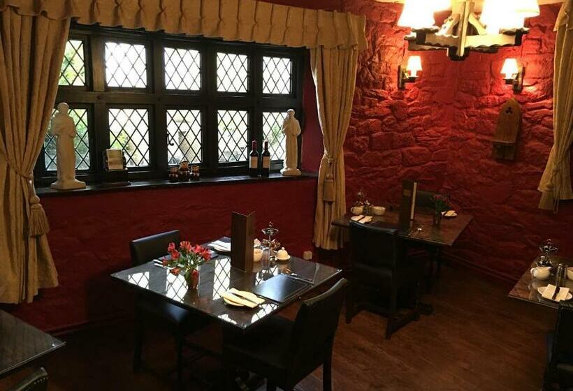 The Oxenham Arms Hotel Devon