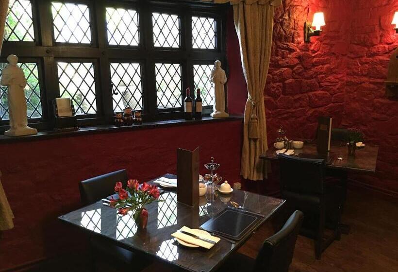 The Oxenham Arms Hotel Devon