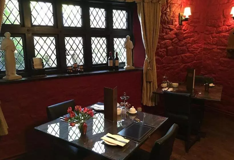 The Oxenham Arms Hotel Devon