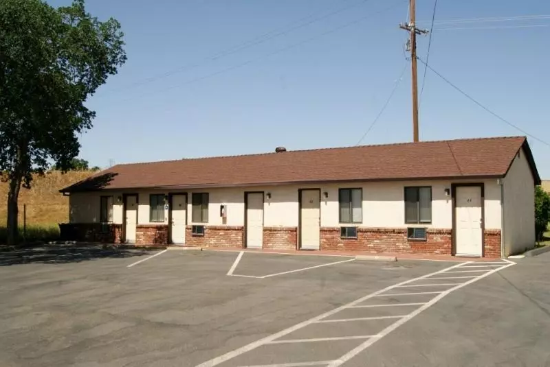 Travelers Motel