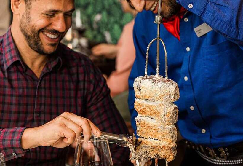 Hilton Niagara Falls/fallsview Hotel & Suites