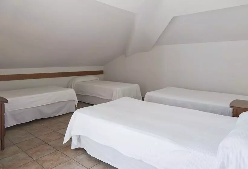 פונדק Leizarooms