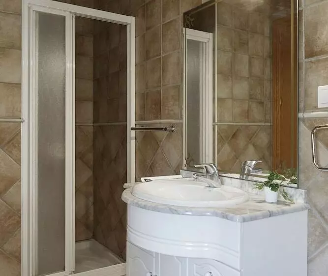 פונדק Leizarooms