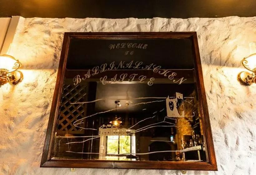 호텔 Ballinalacken Castle Country House