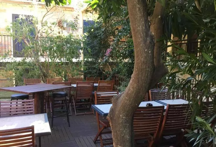 Отель Hôtel Le Bon Accueil